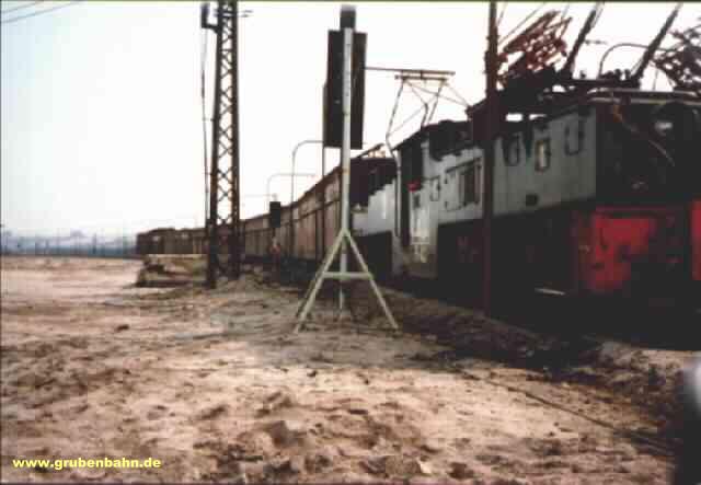 Kohlezug mit Lok 19, R�ckbare  Gleisanlage